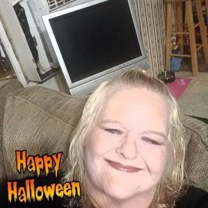 Meet your Posher, Dena